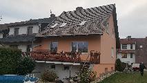 Reference Milan Beneš Klempíři a Pokrývači:  Rekonstrukce střešní pláště z pálené tašky Bramac Topas 13 engoba hnědá na RD v Jablonném nad Orlicí včetně montáže střešních oken Velux.
